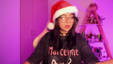 Sarah Ana Banana online show from 9, 12, 2024