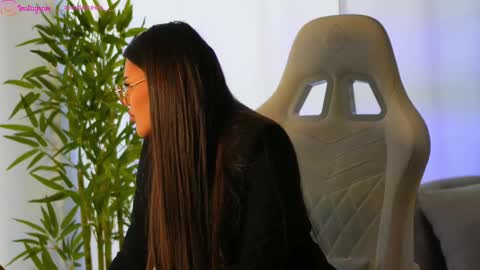 Snapshot of perfectt33n chatting on 13, 2, 2025 Dee online show from 13, 2, 2025