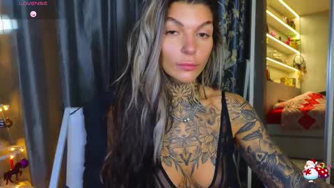 Snapshot of perfecttbaby77n chatting on 16, 12, 2025 Anna online show from 16, 12, 2025
