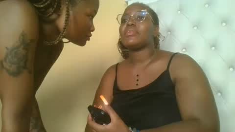 Snapshot of periwinkle20 chatting on 20, 11, 2025 Taurus online show from 20, 11, 2025