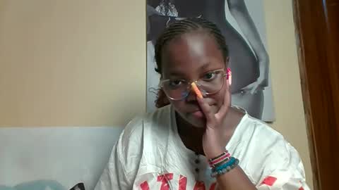 Snapshot of periwinkle20 chatting on 23, 11, 2025 Taurus online show from 23, 11, 2025