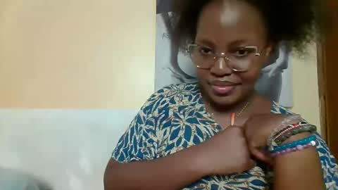 Snapshot of periwinkle20 chatting on 26, 11, 2025 Taurus online show from 26, 11, 2025