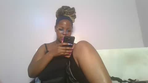 Snapshot of periwinkle20 chatting on 12, 1, 2026 Taurus online show from 12, 1, 2026