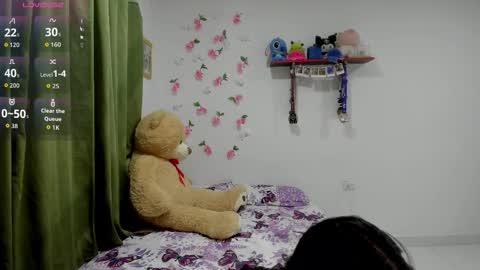 Snapshot of perla_brunette1 chatting on 26, 11, 2025 perla online show from 26, 11, 2025