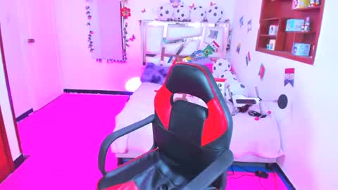 Snapshot of perlabeautiful chatting on 18, 7, 2026 PERLA online show from 18, 7, 2026