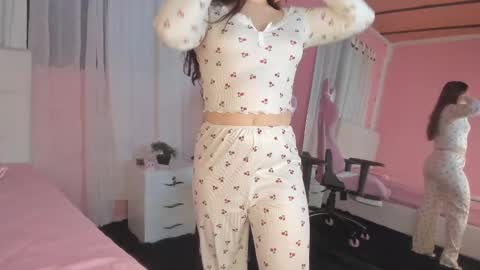 Snapshot of persefone_saira chatting on 21, 11, 2025 Marie online show from 21, 11, 2025