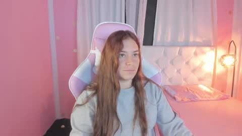 Snapshot of persefone_saira chatting on 2, 12, 2025 Marie online show from 2, 12, 2025