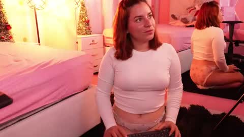 Snapshot of persefone_saira chatting on 16, 12, 2025 Marie online show from 16, 12, 2025