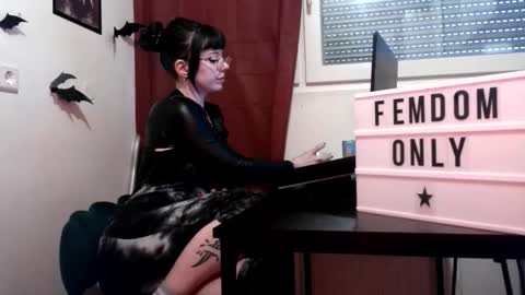 Persephone online show from 10, 6, 2026