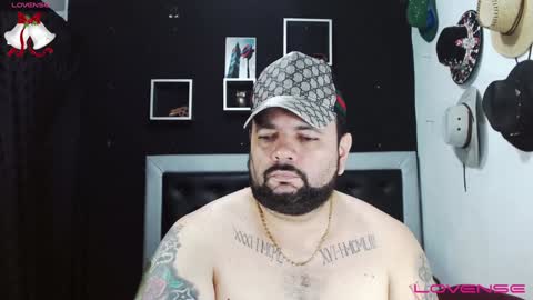 Snapshot of perverseveteranmanxxx chatting on 30, 12, 2024 Carlos online show from 30, 12, 2024