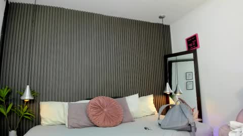 Snapshot of pervert_lizza chatting on 3, 2, 2026 Lizza online show from 3, 2, 2026