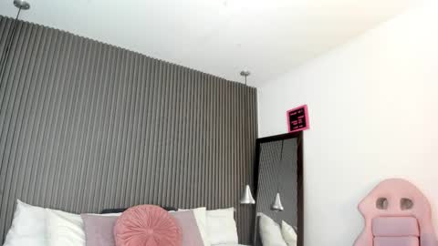 Snapshot of pervert_lizza chatting on 1, 3, 2026 Lizza online show from 1, 3, 2026