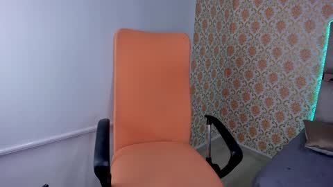 Isabella   online show from 18, 12, 2024