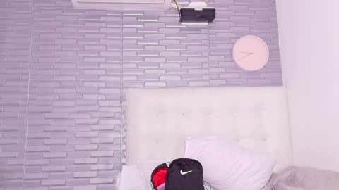 pervert_shydoll online show from 8, 4, 2026