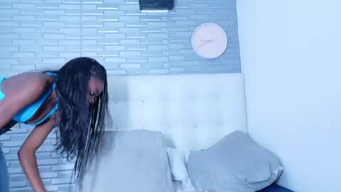 pervert_shydoll online show from 9, 4, 2026