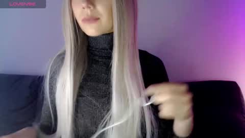 Isabella online show from 4, 12, 2025