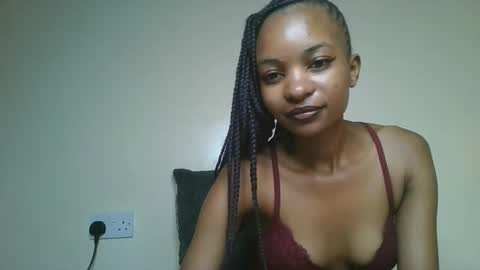 Snapshot of petal_palette chatting on 5, 5, 2026 Lolly online show from 5, 5, 2026