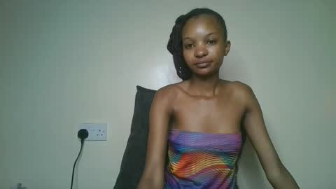 Snapshot of petal_palette chatting on 16, 5, 2026 Lolly online show from 16, 5, 2026