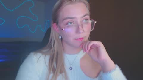 petalkiss online show from 5, 10, 2025
