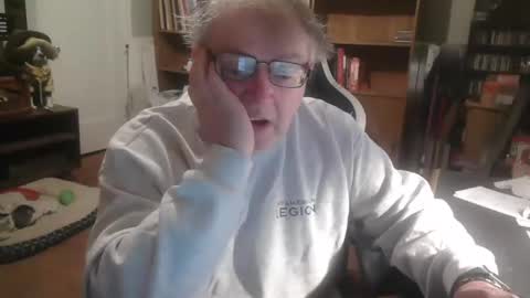 Snapshot of peterinohio57 chatting on 19, 10, 2025 peterinohio57 online show from 19, 10, 2025