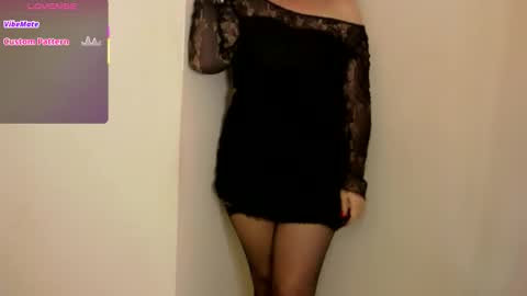 Snapshot of petersemily chatting on 27, 11, 2025 Peters Emily online show from 27, 11, 2025