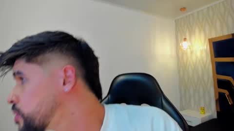 Snapshot of petesevans_1 chatting on 18, 12, 2025 PETES EVANS new account online show from 18, 12, 2025