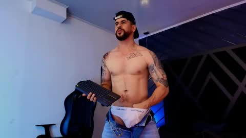 Snapshot of petesevans_1 chatting on 18, 4, 2026 PETES EVANS new account online show from 18, 4, 2026