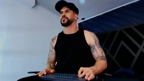 Snapshot of petesevans_1 chatting on 19, 4, 2026 PETES EVANS new account online show from 19, 4, 2026