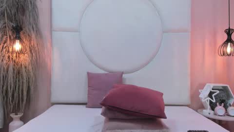 Snapshot of petiite_aliice chatting on 1, 3, 2025 Alice online show from 1, 3, 2025