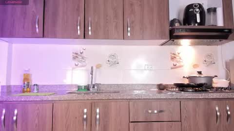 Snapshot of petit_rosseowo chatting on 6, 11, 2025 Im Rosse but u can call me Rossie or Rosita . online show from 6, 11, 2025