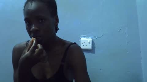 petite_bella21 online show from 12, 4, 2026