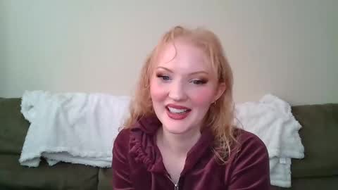 Snapshot of petite_cupcake chatting on 28, 1, 2025 Little cupcake online show from 28, 1, 2025