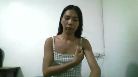 Snapshot of petite_dicklover chatting on 13, 6, 2026 Yuriee online show from 13, 6, 2026