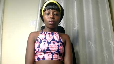 Snapshot of petite_freakette chatting on 16, 4, 2026 Moon online show from 16, 4, 2026