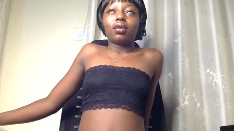 Snapshot of petite_freakette chatting on 23, 4, 2026 Moon online show from 23, 4, 2026