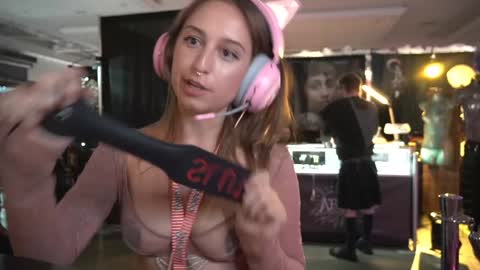 Sasha online show from 1, 2, 2025