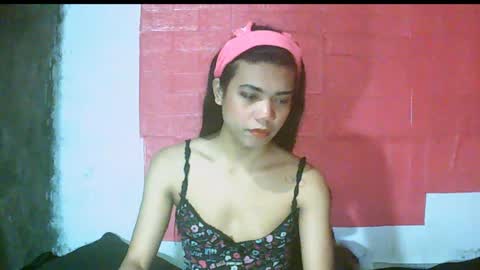 Snapshot of petite_jzee chatting on 4, 12, 2024 jzee online show from 4, 12, 2024