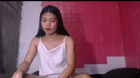 Snapshot of petite_jzee chatting on 7, 1, 2025 jzee online show from 7, 1, 2025