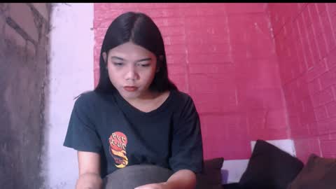 Snapshot of petite_jzee chatting on 21, 1, 2025 jzee online show from 21, 1, 2025