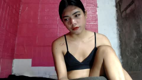 Snapshot of petite_jzee chatting on 3, 2, 2025 jzee online show from 3, 2, 2025