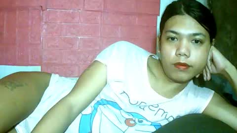 Snapshot of petite_jzee chatting on 21, 11, 2025 jzee online show from 21, 11, 2025