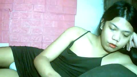 Snapshot of petite_jzee chatting on 24, 11, 2025 jzee online show from 24, 11, 2025