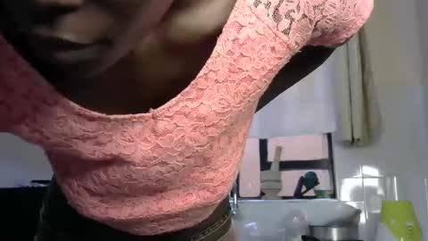 Snapshot of petite_lavi2 chatting on 5, 3, 2025 petite_lavi2 online show from 5, 3, 2025