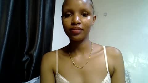 Snapshot of petite_melinda chatting on 8, 6, 2026 petite_melinda online show from 8, 6, 2026