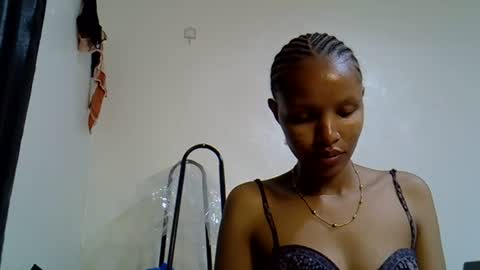 Snapshot of petite_melinda chatting on 18, 6, 2026 petite_melinda online show from 18, 6, 2026