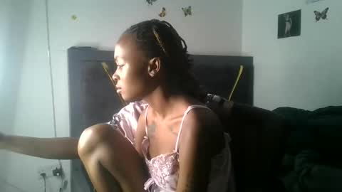 petite_queen69 online show from 10, 6, 2026