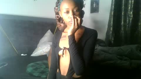 petite_queen69 online show from 15, 6, 2026