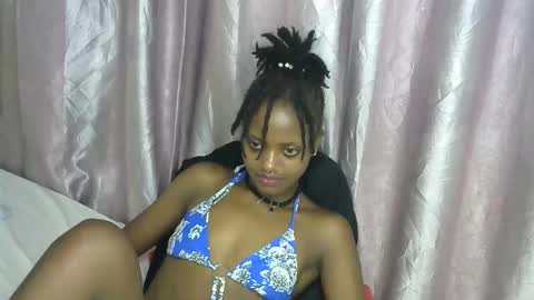 petite_star2 online show from 28, 11, 2025