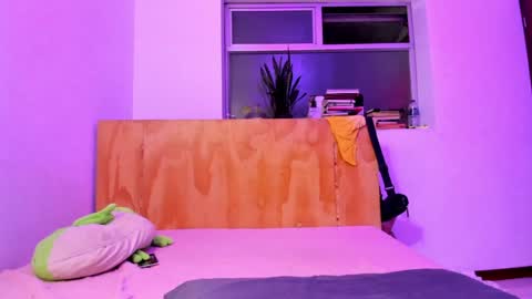 Lunna online show from 15, 1, 2025