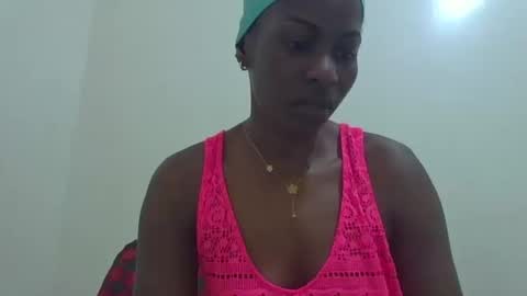 Snapshot of petitegirly12 chatting on 21, 10, 2025 petitegirly12 online show from 21, 10, 2025